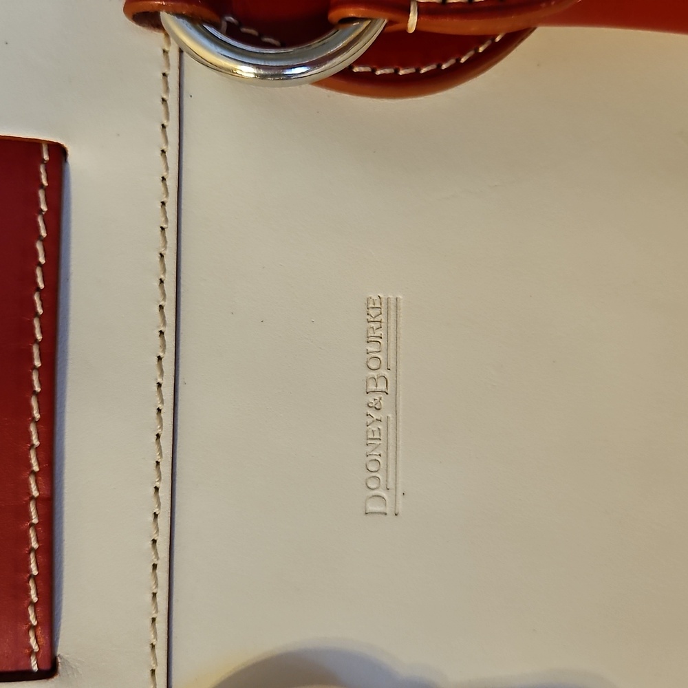 Alto Dooney & Bourke Satchel - Picture 11 of 14